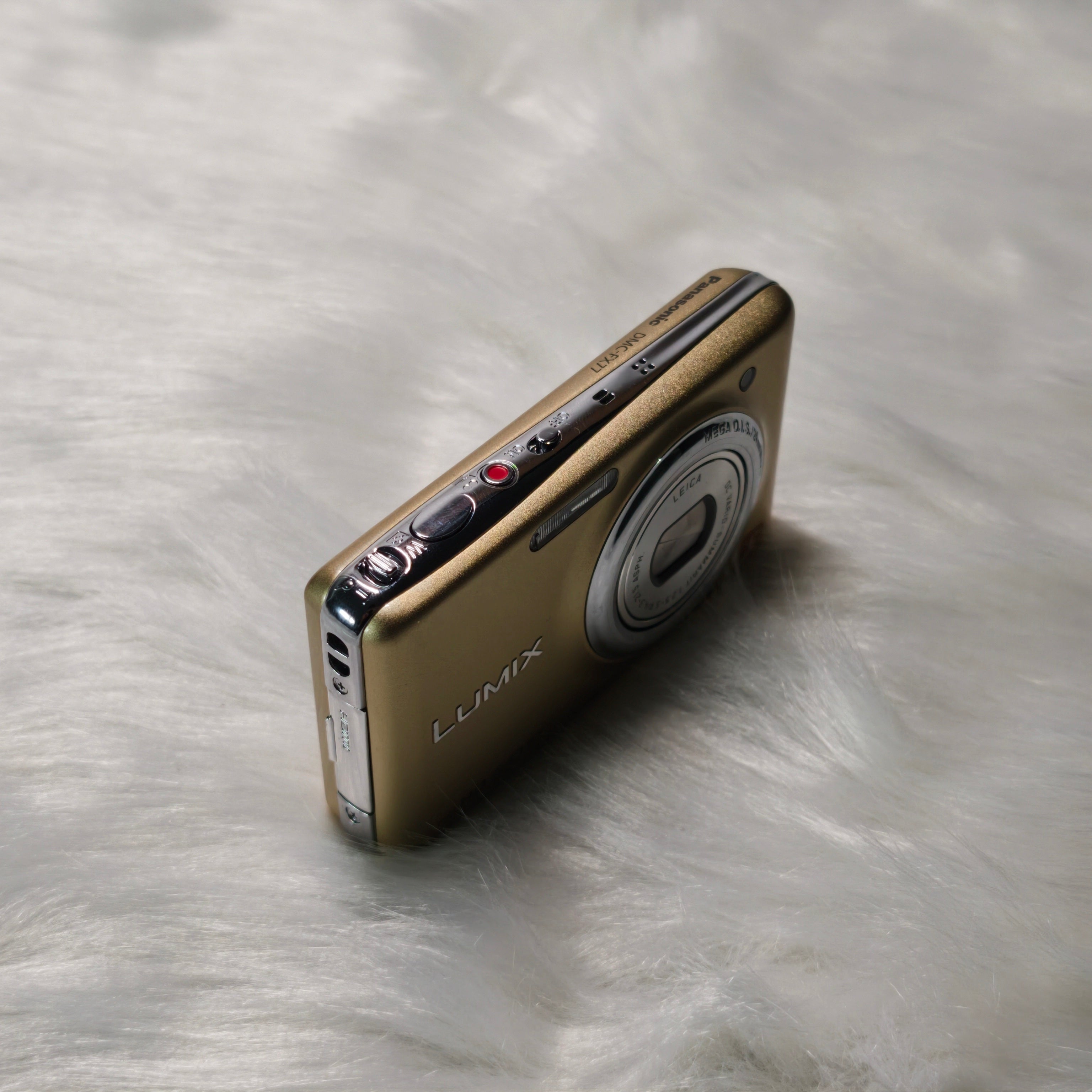 Lumix DMC-FX77